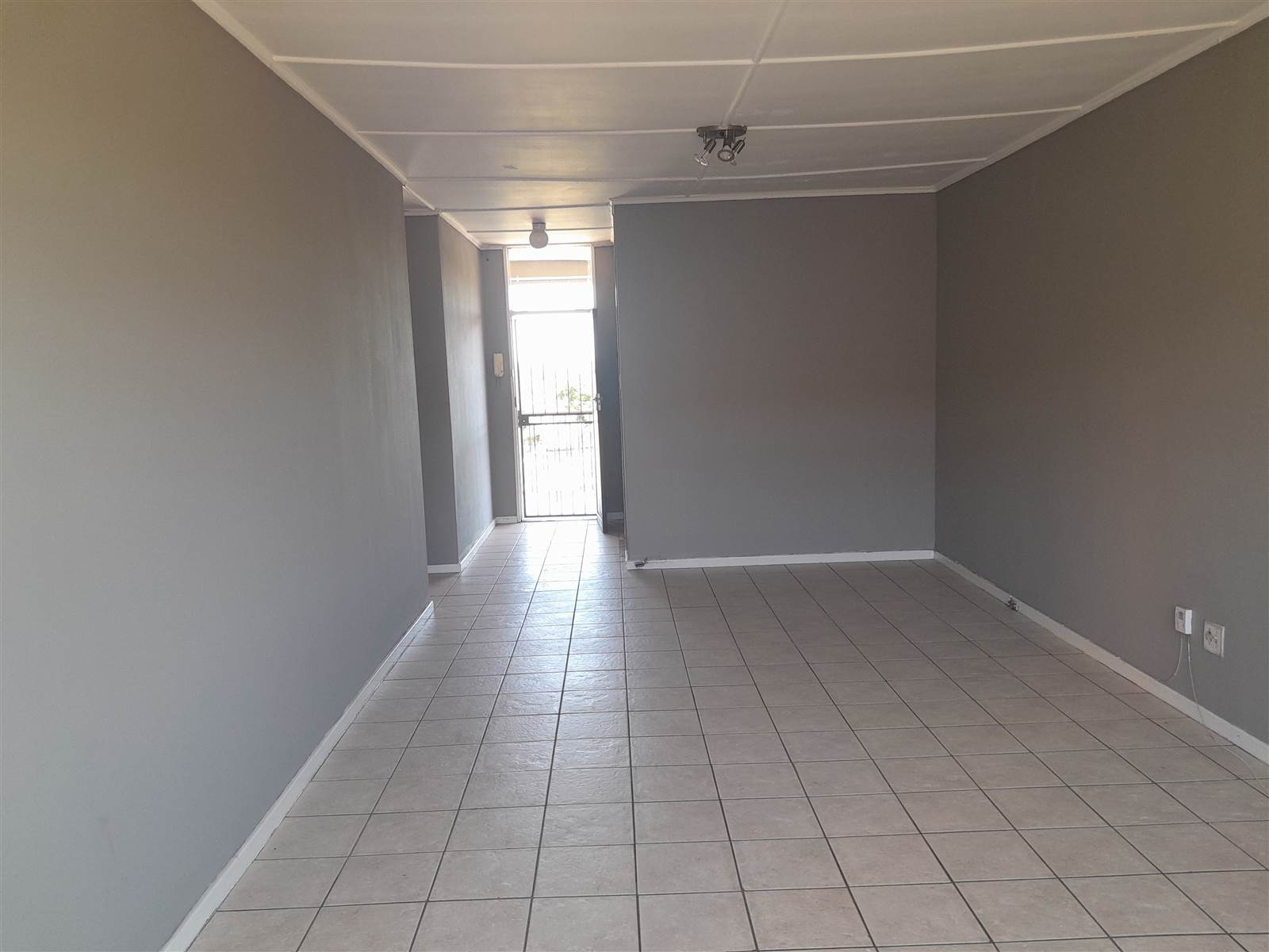 1.5 Bed Flat in Alberton photo number 7