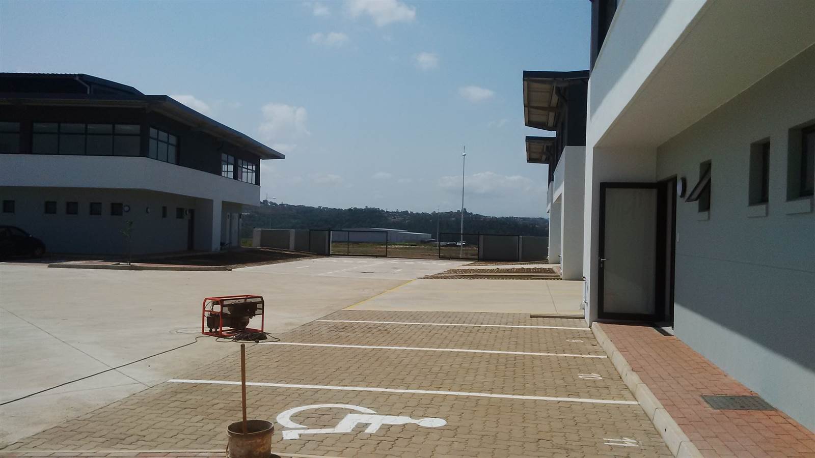 574  m² Industrial space in Cornubia photo number 4