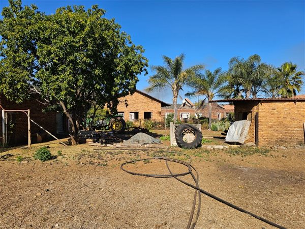 123 953 ha Farm