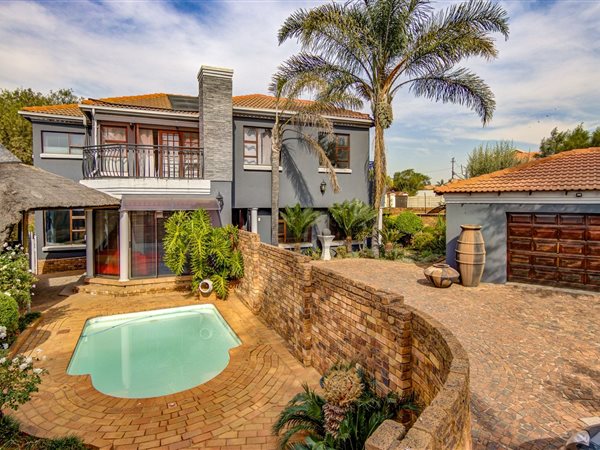 3 Bedroom House 3 Bedroom House
