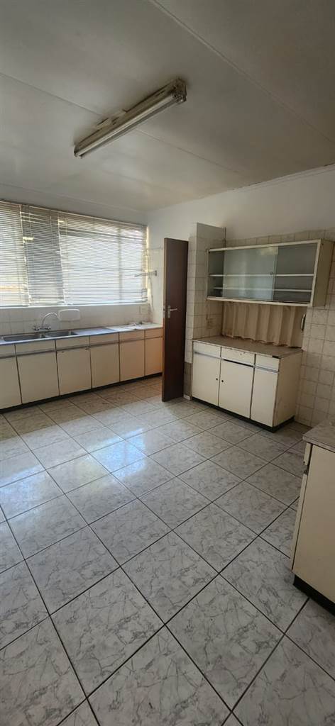 3 Bed House in Laudium photo number 9