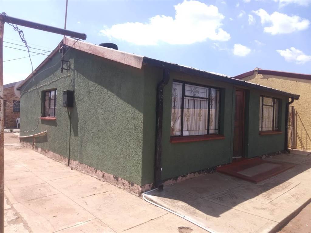 4 Bed House in Sebokeng Zone 11 photo number 1