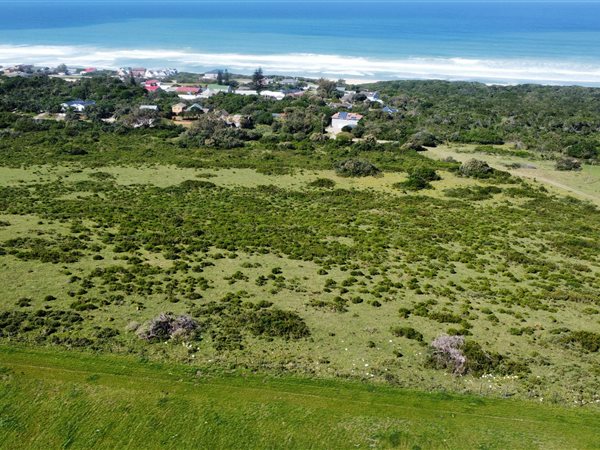 3.6 ha Smallholding in Cannon Rocks