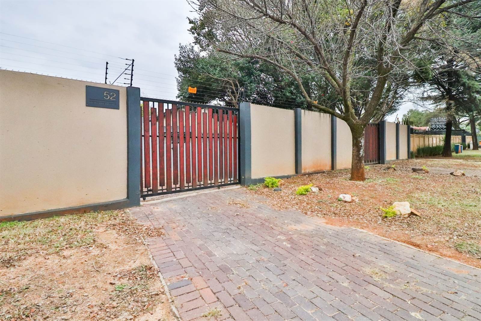 5 Bed House in Glen Marais photo number 2