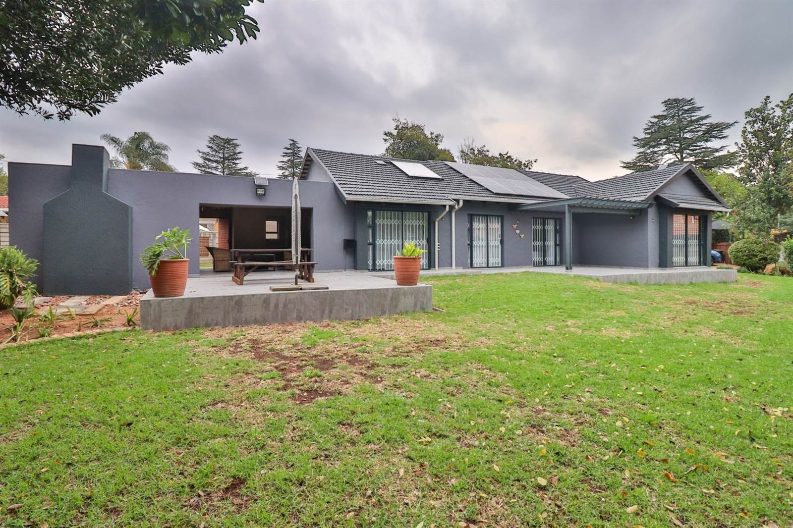 5 Bed House in Glen Marais photo number 6