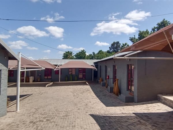 1 000 m² Commercial space 1 000 m² Commercial space