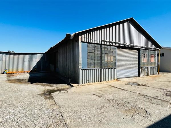 725  m² Industrial space