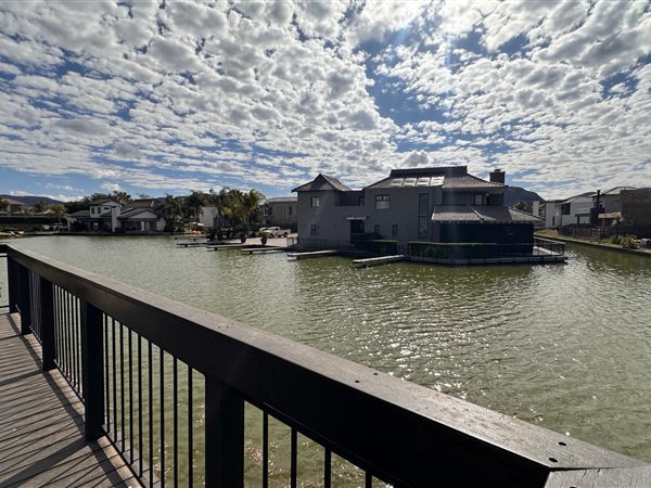 3 Bedroom Townhouse 3 Bedroom Townhouse