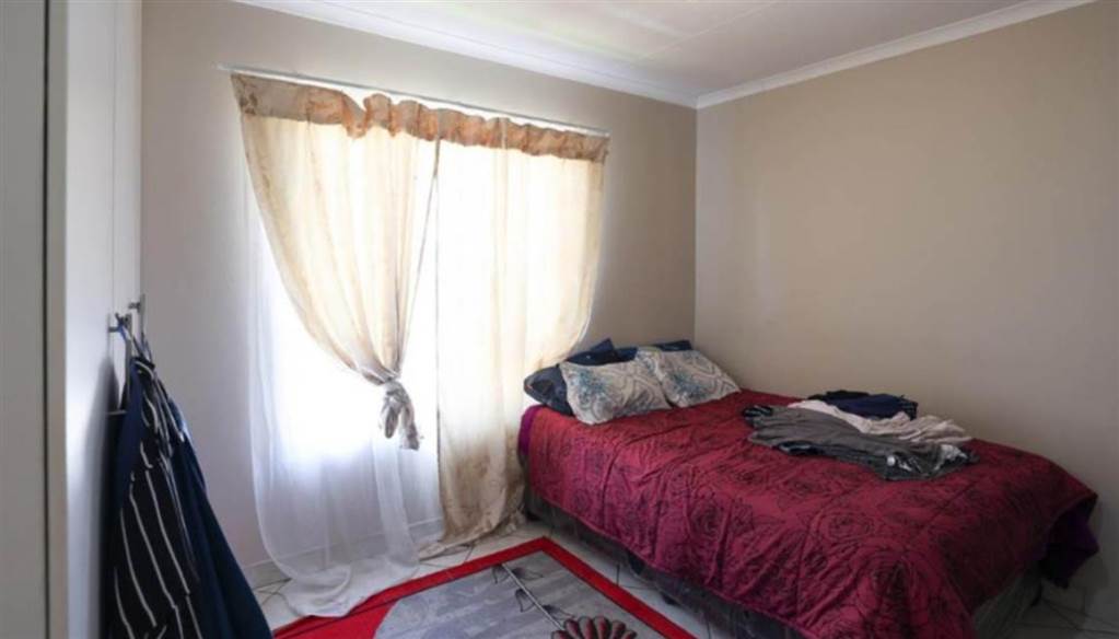 4 Bed Townhouse in Oukraal Estate photo number 9