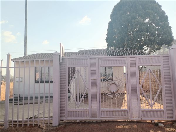 2 Bedroom House