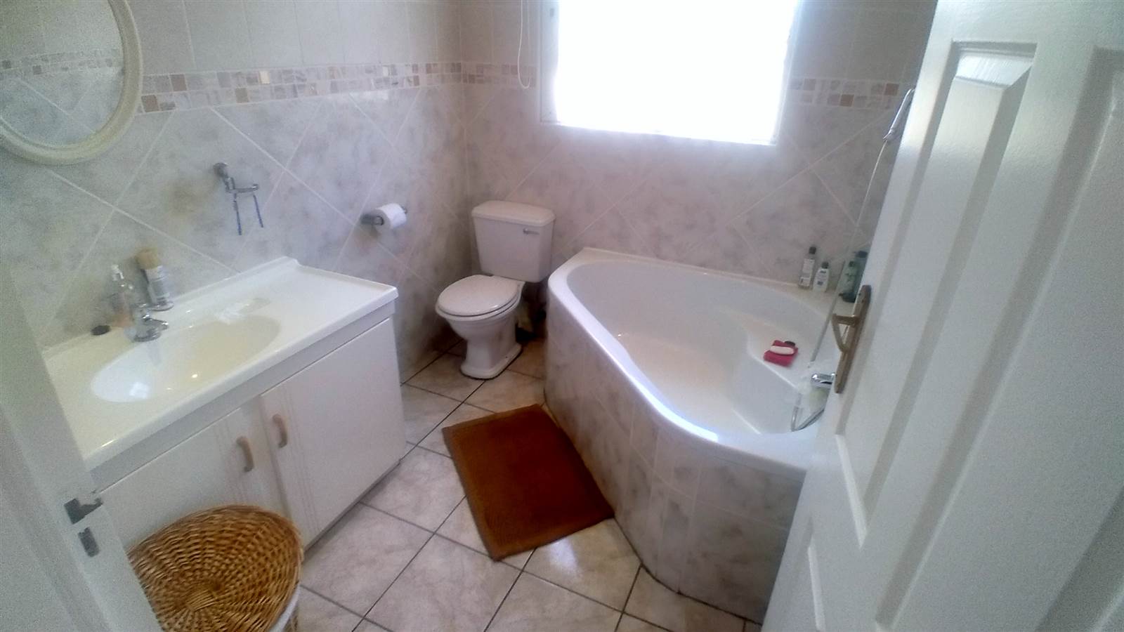 3 Bed Apartment in Uvongo photo number 12