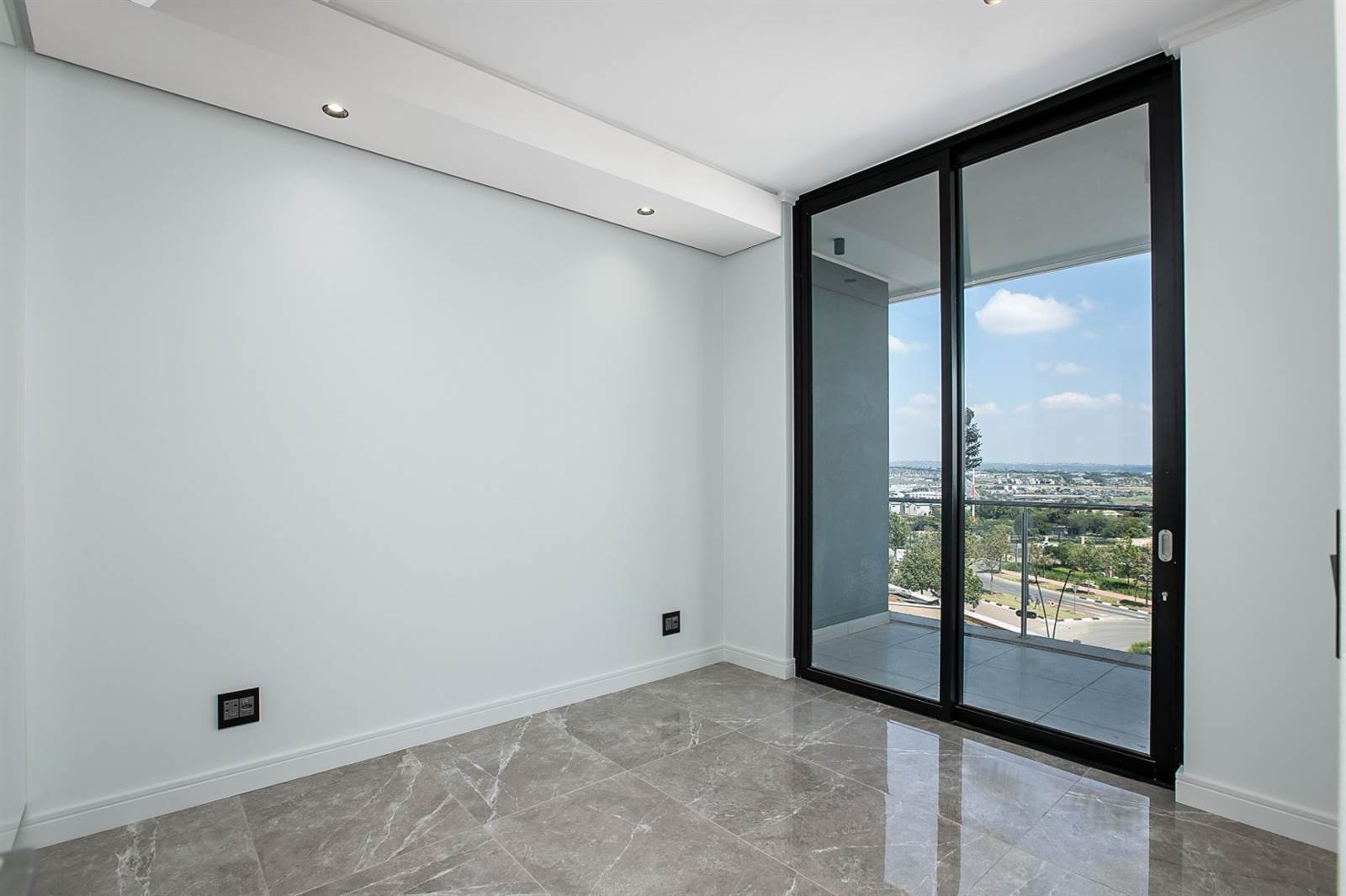 2 Bed Apartment in Waterfall Estate photo number 4