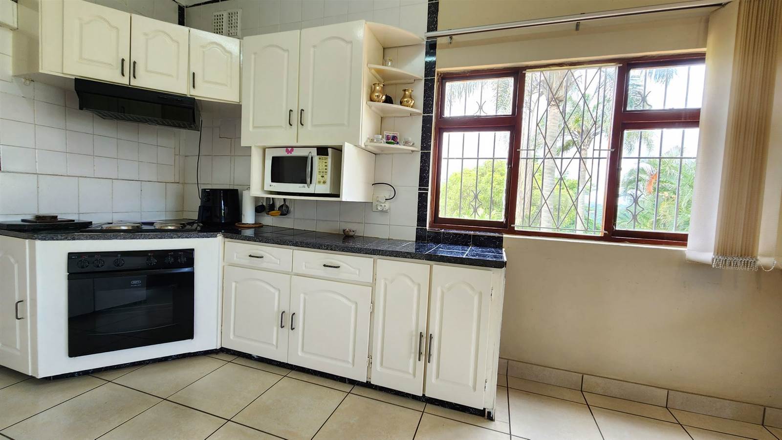 9 Bed House in Port Shepstone photo number 5