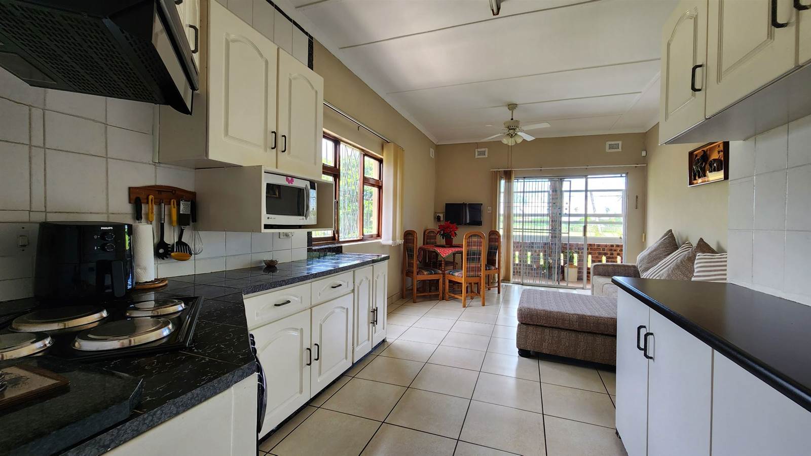 9 Bed House in Port Shepstone photo number 4