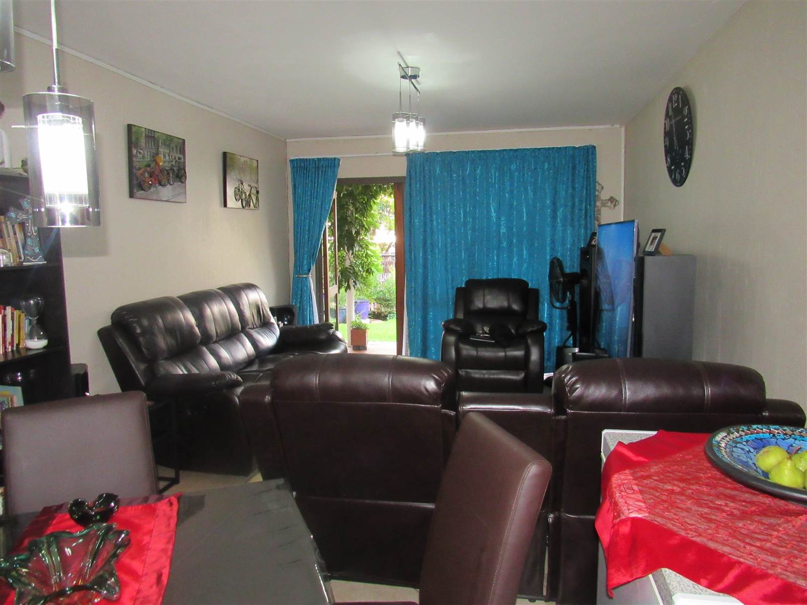 2 Bed Apartment in Lakefield photo number 10
