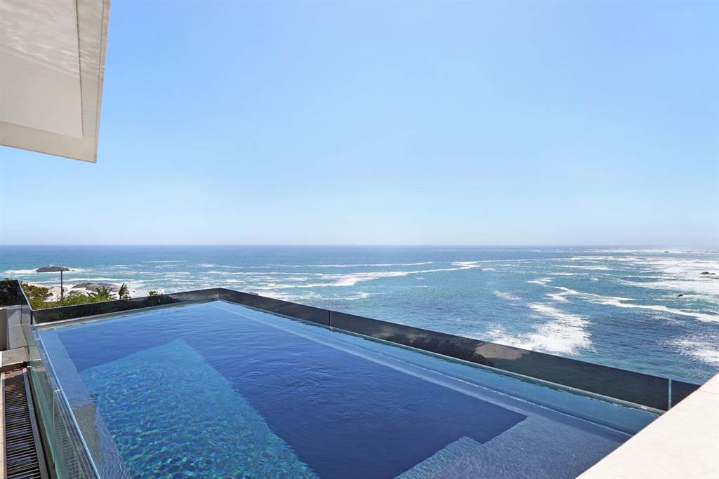 3 Bed Apartment in Camps Bay photo number 13