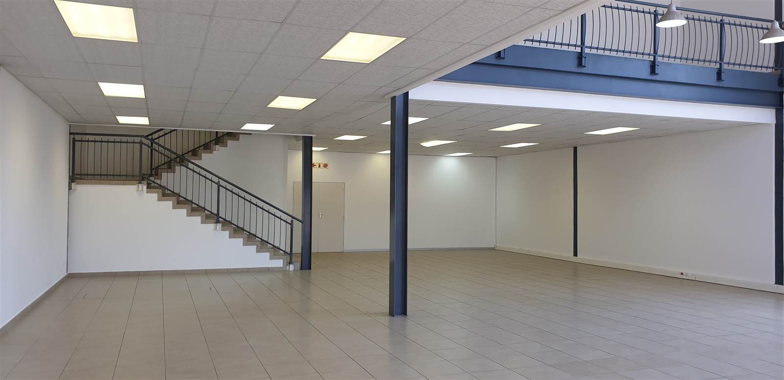 477  m² Industrial space in North Riding photo number 4
