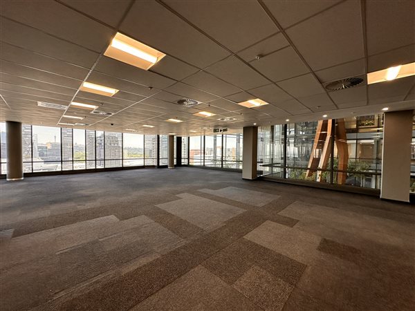 809  m² Commercial space in Rosebank
