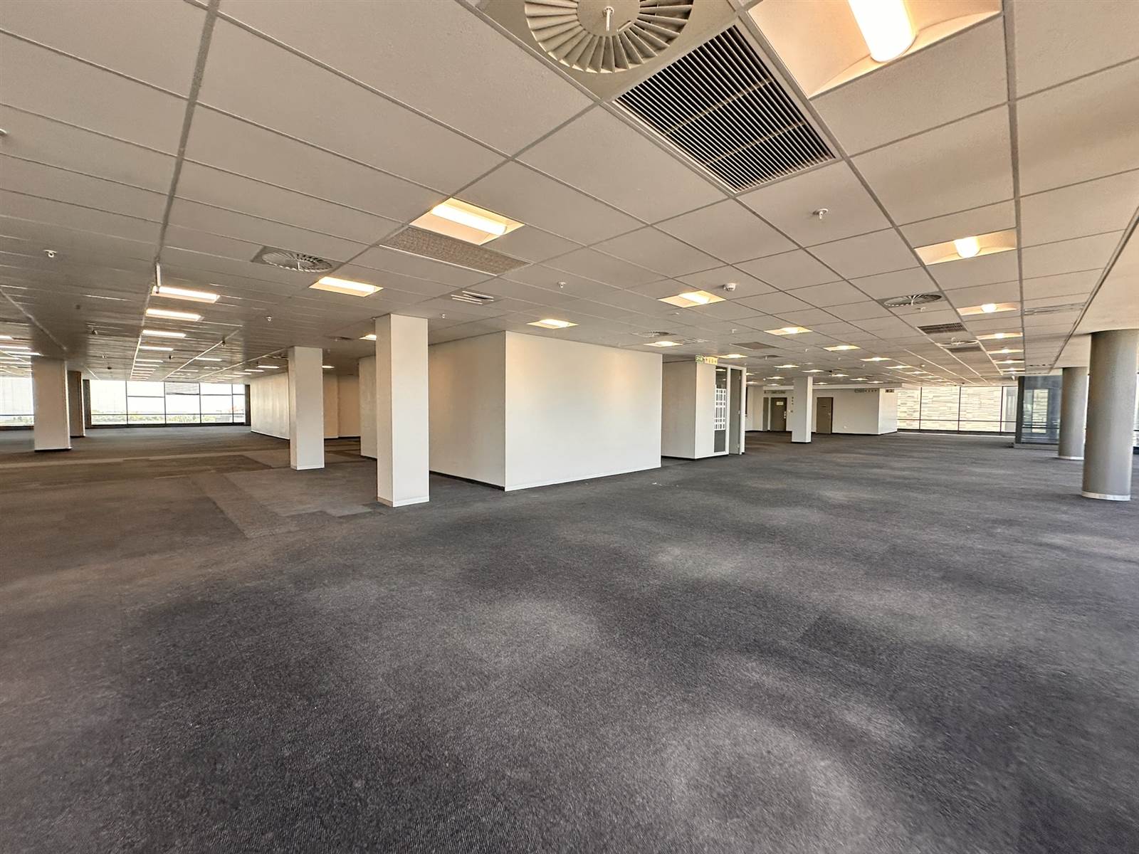 809  m² Commercial space in Rosebank photo number 4