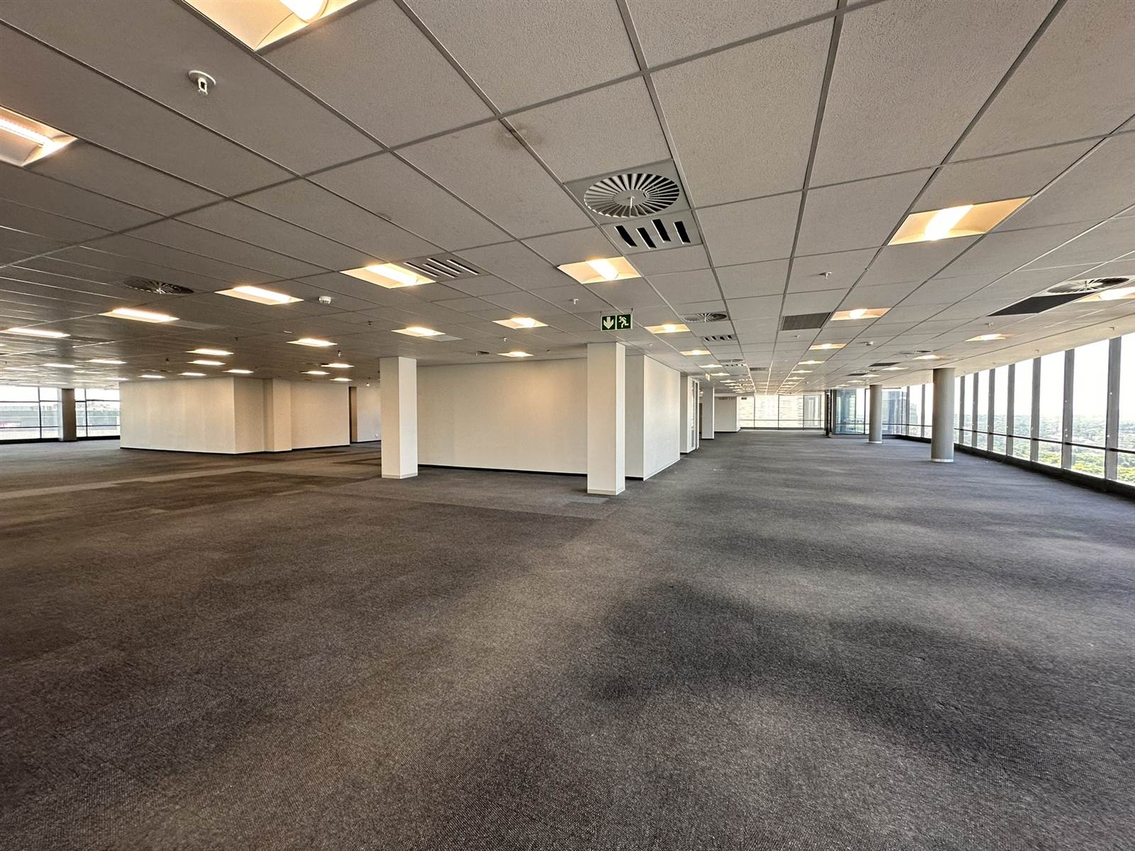 809  m² Commercial space in Rosebank photo number 3