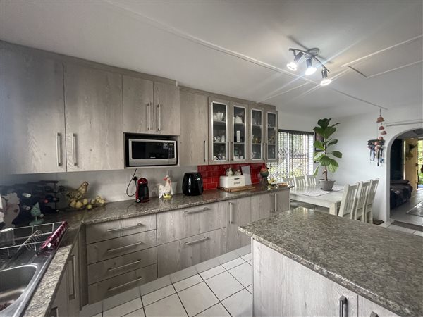 3 Bedroom House 3 Bedroom House