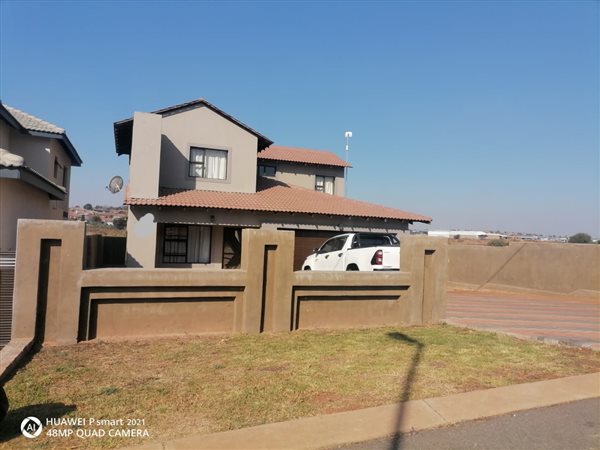 4 Bedroom House 4 Bedroom House
