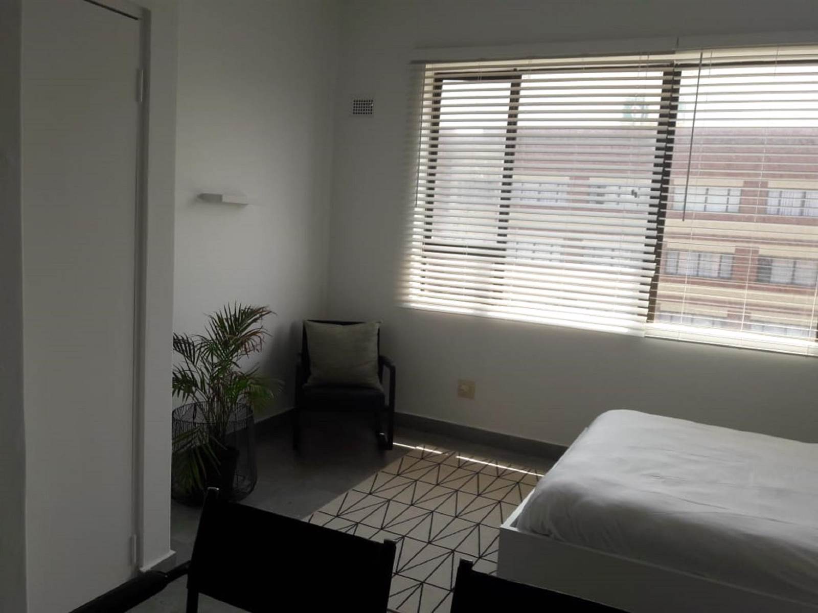 1 Bed Apartment in Scottburgh Central photo number 10