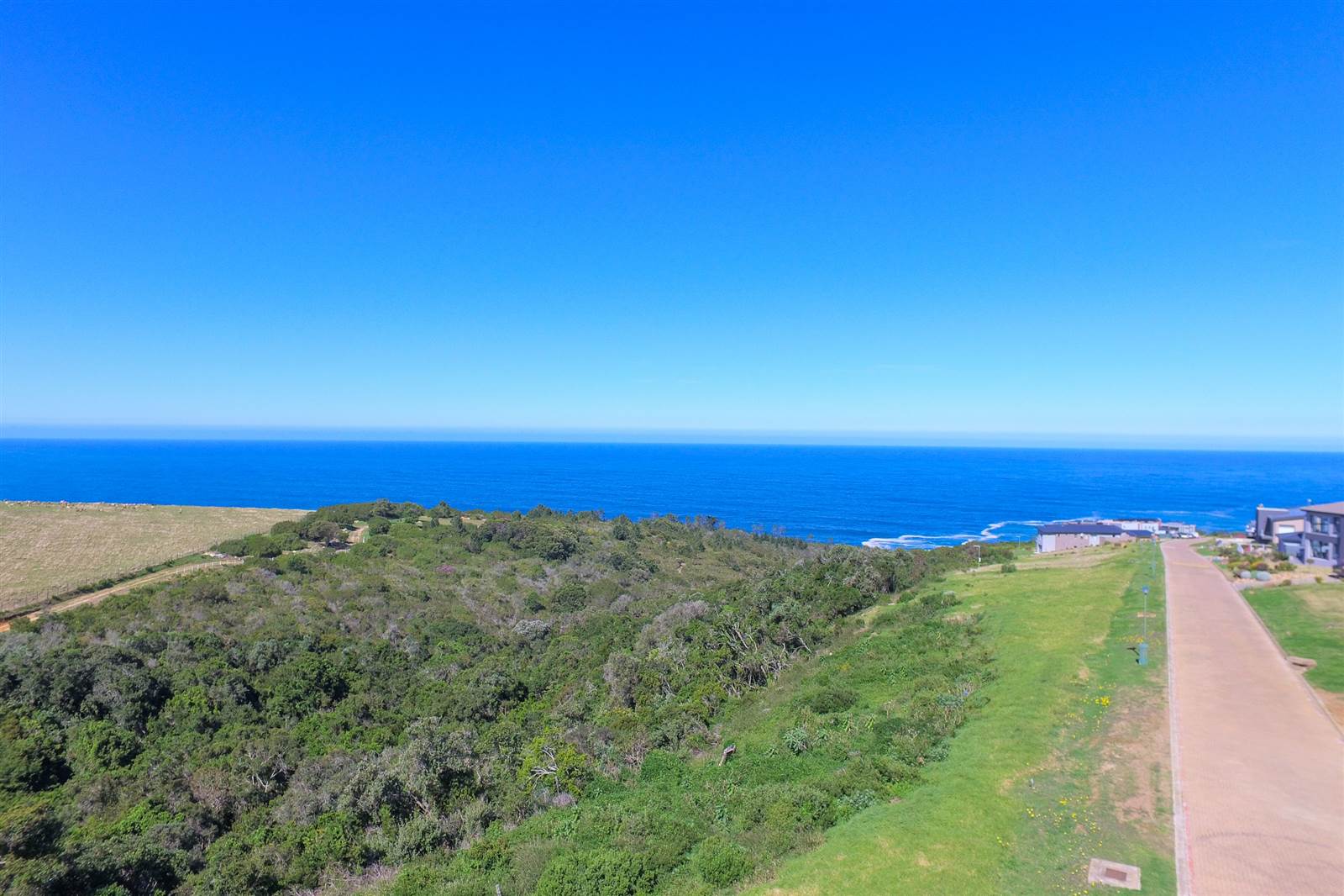 816 m² Land available in Le Grand Golf Estate photo number 1