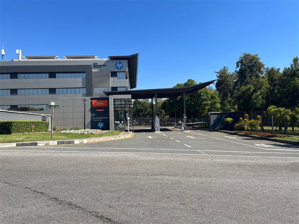 857  m² Commercial space