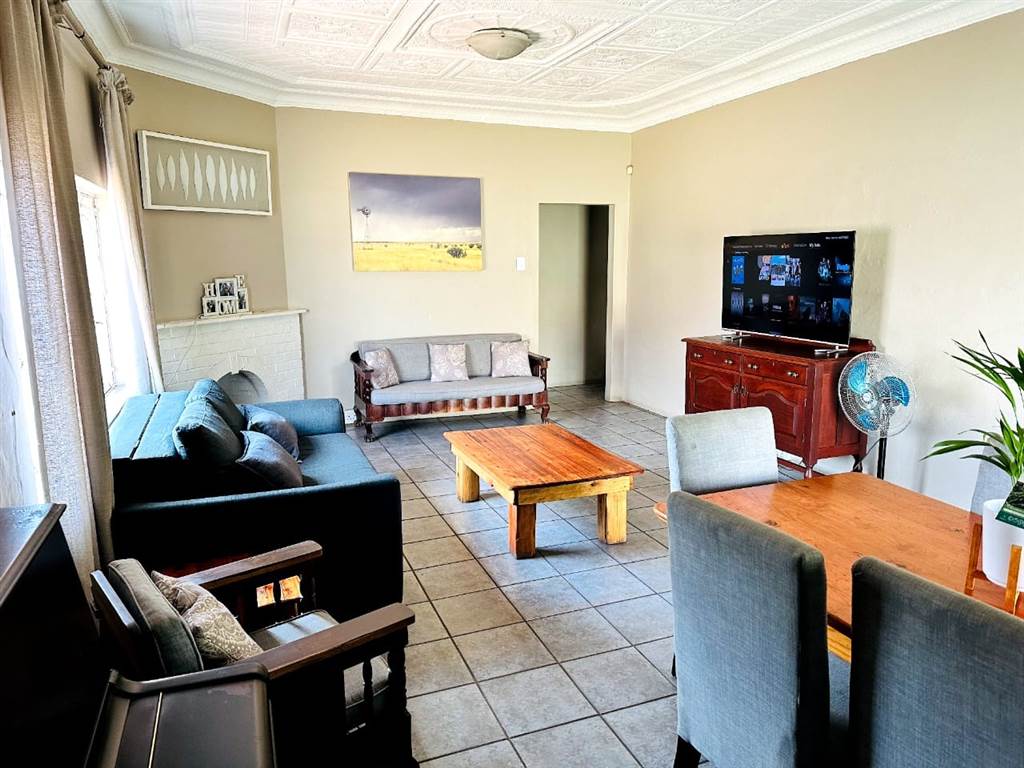 3 Bed House in Parktown Estate photo number 16