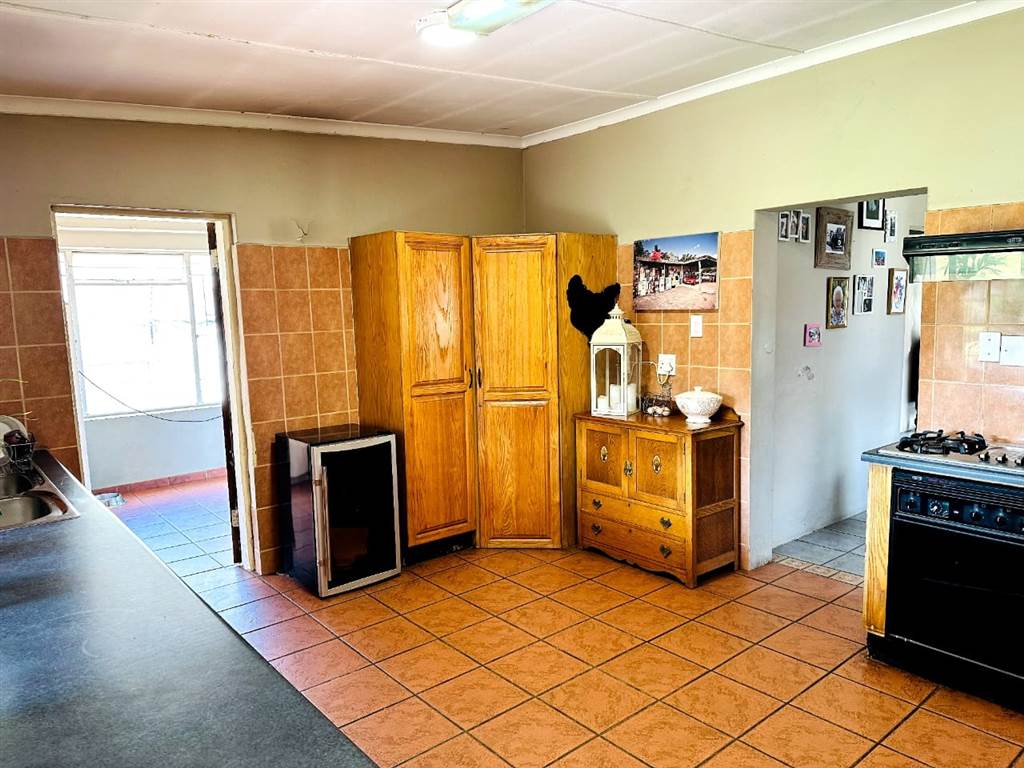 3 Bed House in Parktown Estate photo number 28