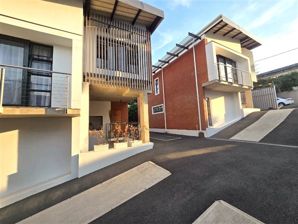3 Bedroom Townhouse 3 Bedroom Townhouse