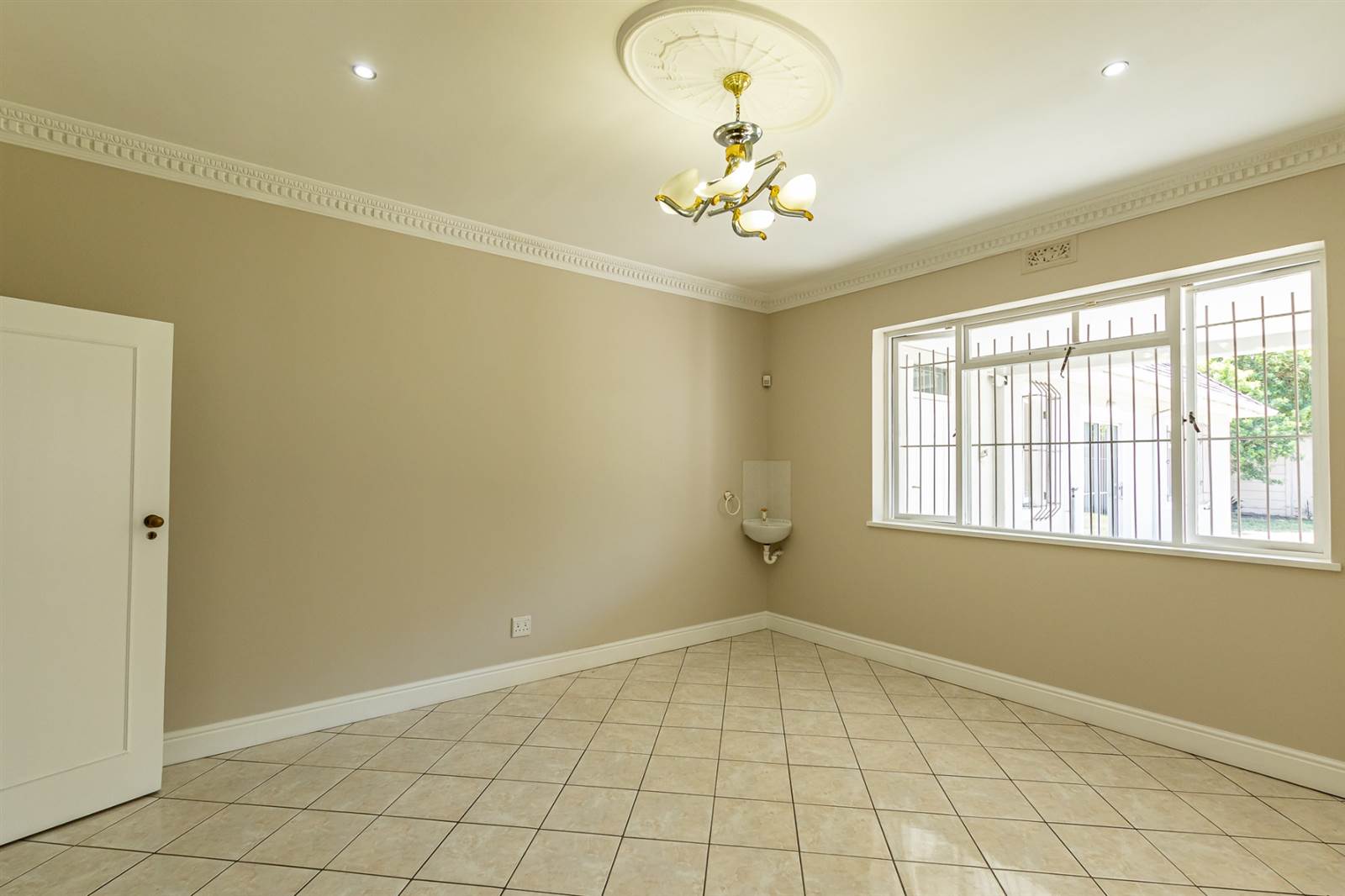 4 Bed House in Rondebosch photo number 19