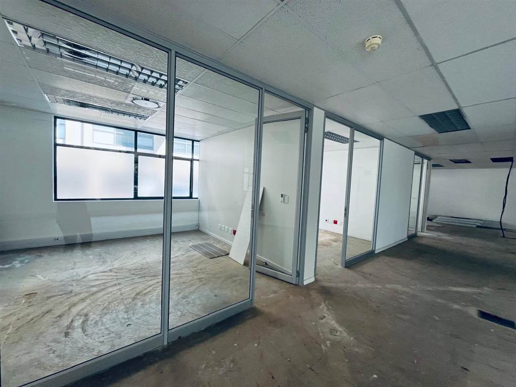 358  m² Commercial space in Sandhurst photo number 16