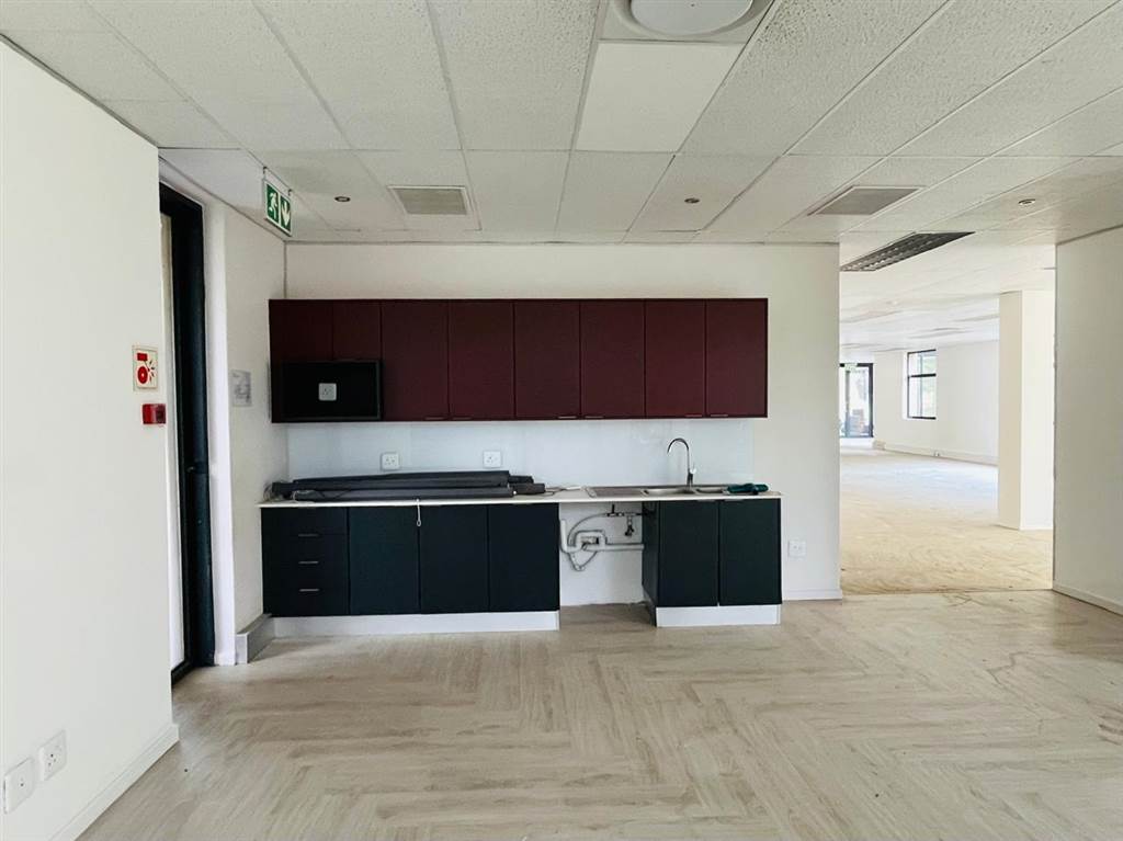 358  m² Commercial space in Sandhurst photo number 14