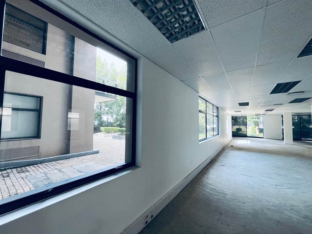 358  m² Commercial space in Sandhurst photo number 17