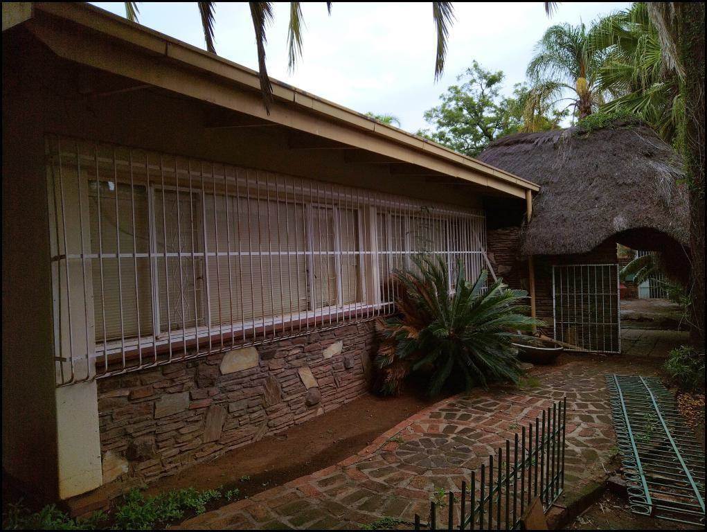 3 Bed House in Polokwane Central photo number 3