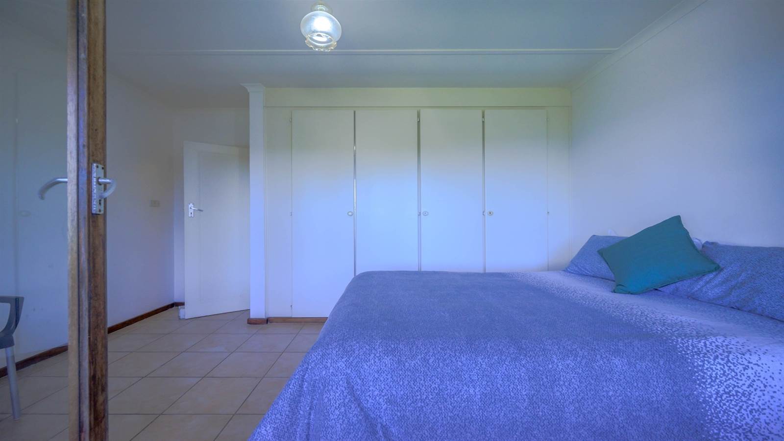 3 Bed Apartment in Blythedale Beach photo number 21