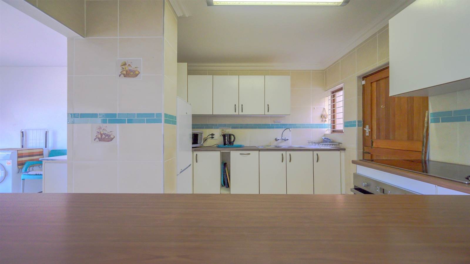 3 Bed Apartment in Blythedale Beach photo number 13