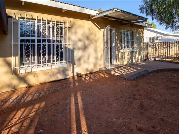 2 Bedroom House 2 Bedroom House