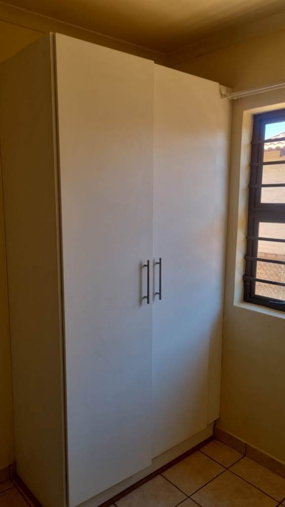 3 Bed House in Kathu photo number 8