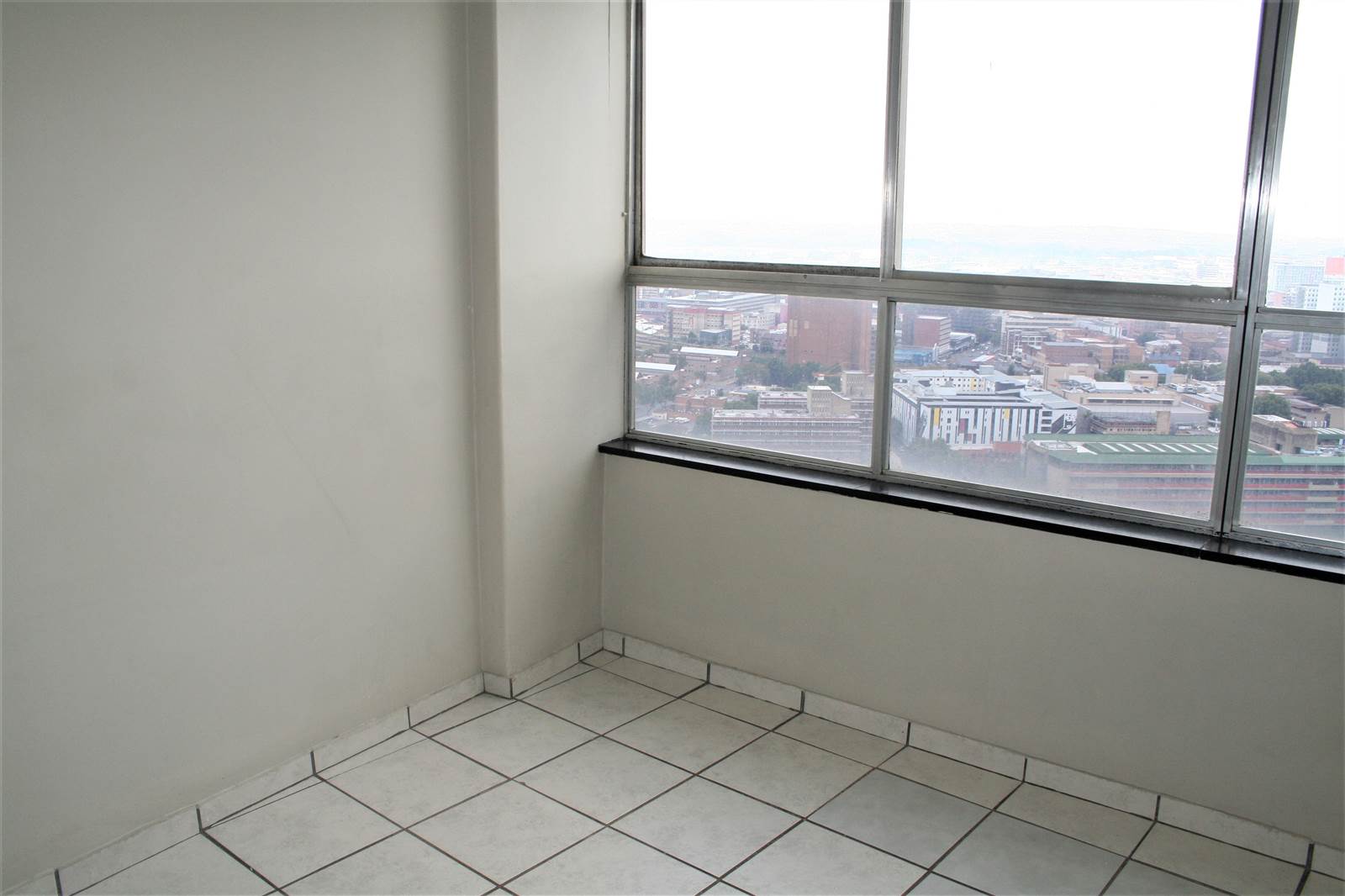 2 Bed Apartment in Berea photo number 6