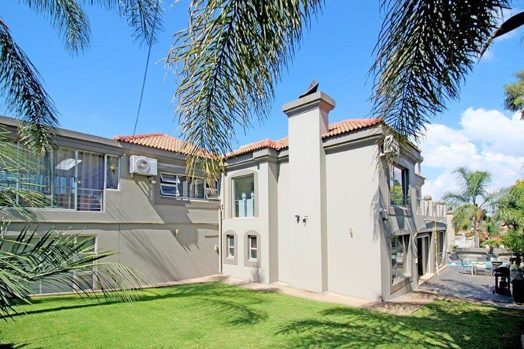 4 Bed House in Marais Steyn Park photo number 24