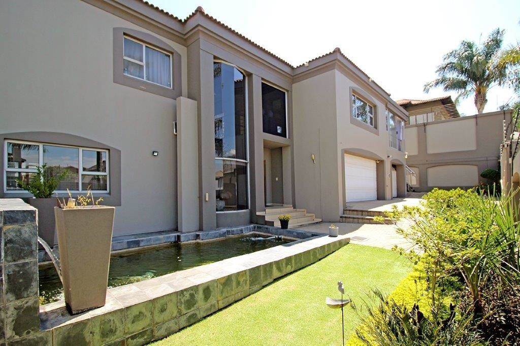 4 Bed House in Marais Steyn Park photo number 25
