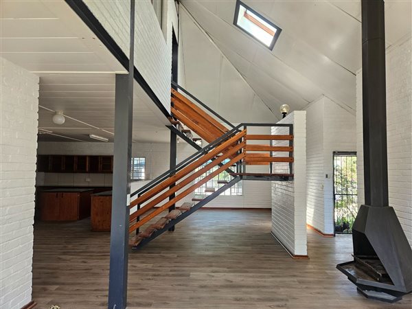 6 Bedroom House