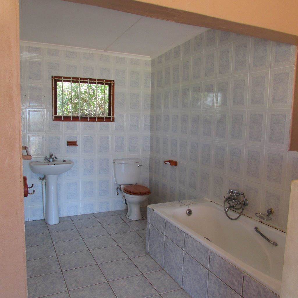 10 Bed Flat in Port Nolloth photo number 23