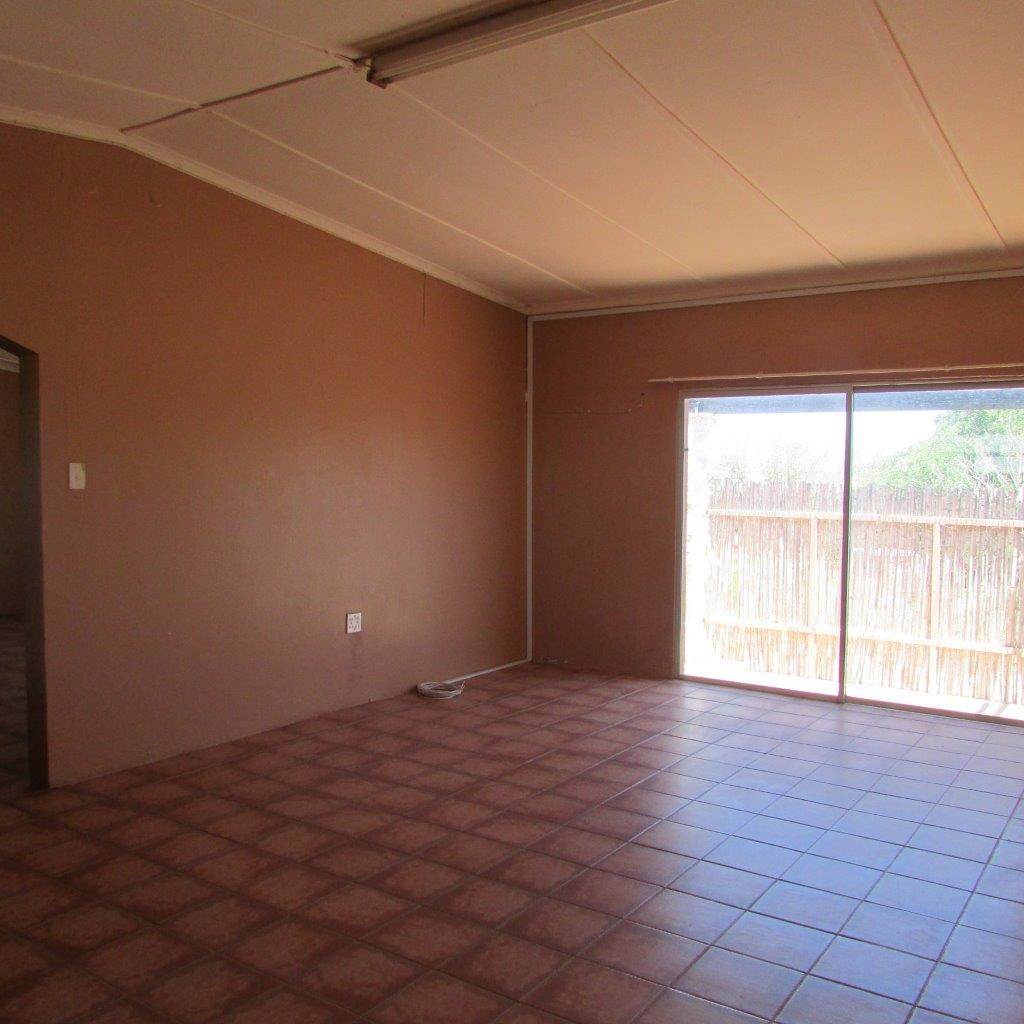 10 Bed Flat in Port Nolloth photo number 21