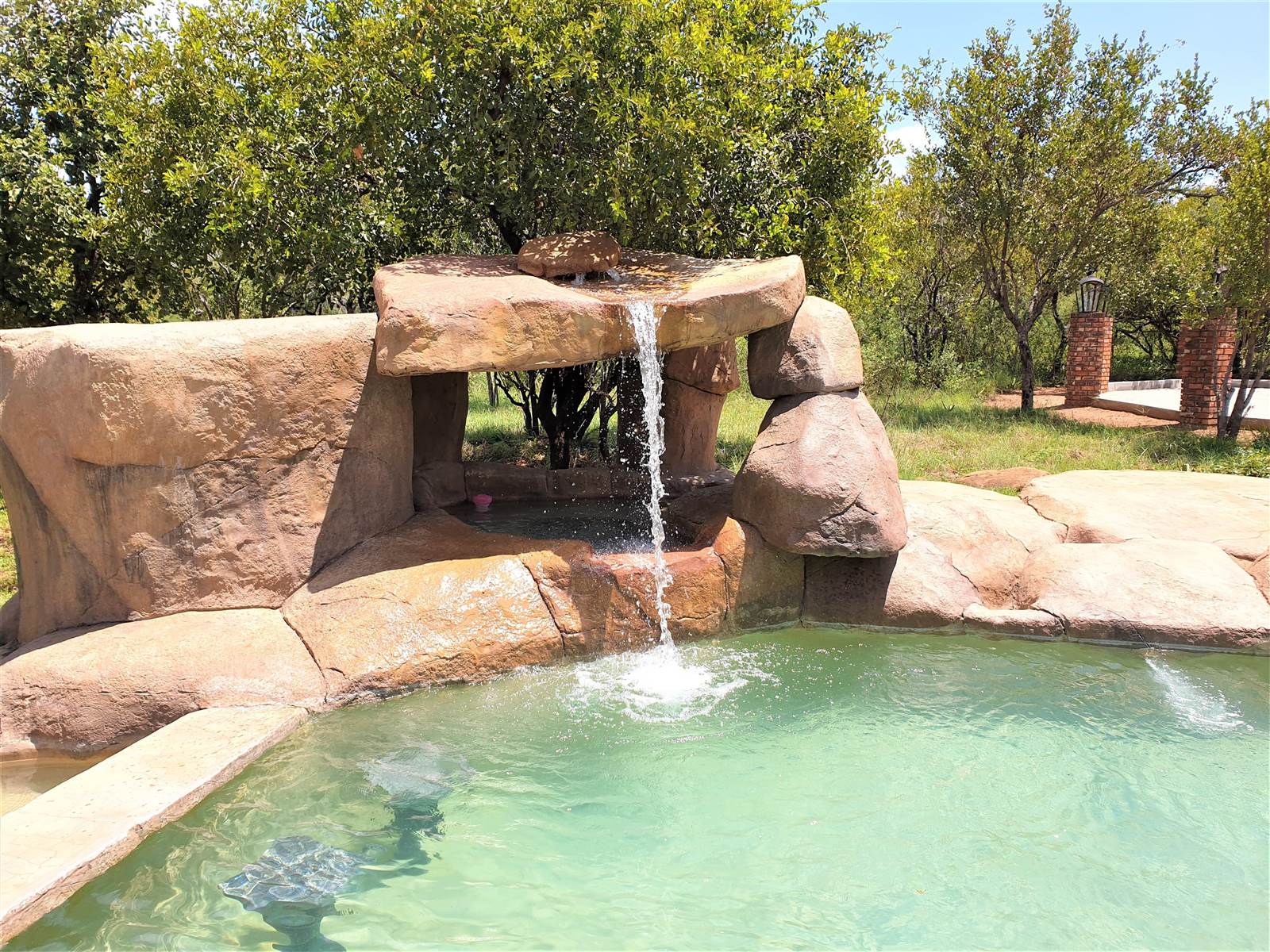 4 Bed House in Hartbeespoort Dam photo number 17