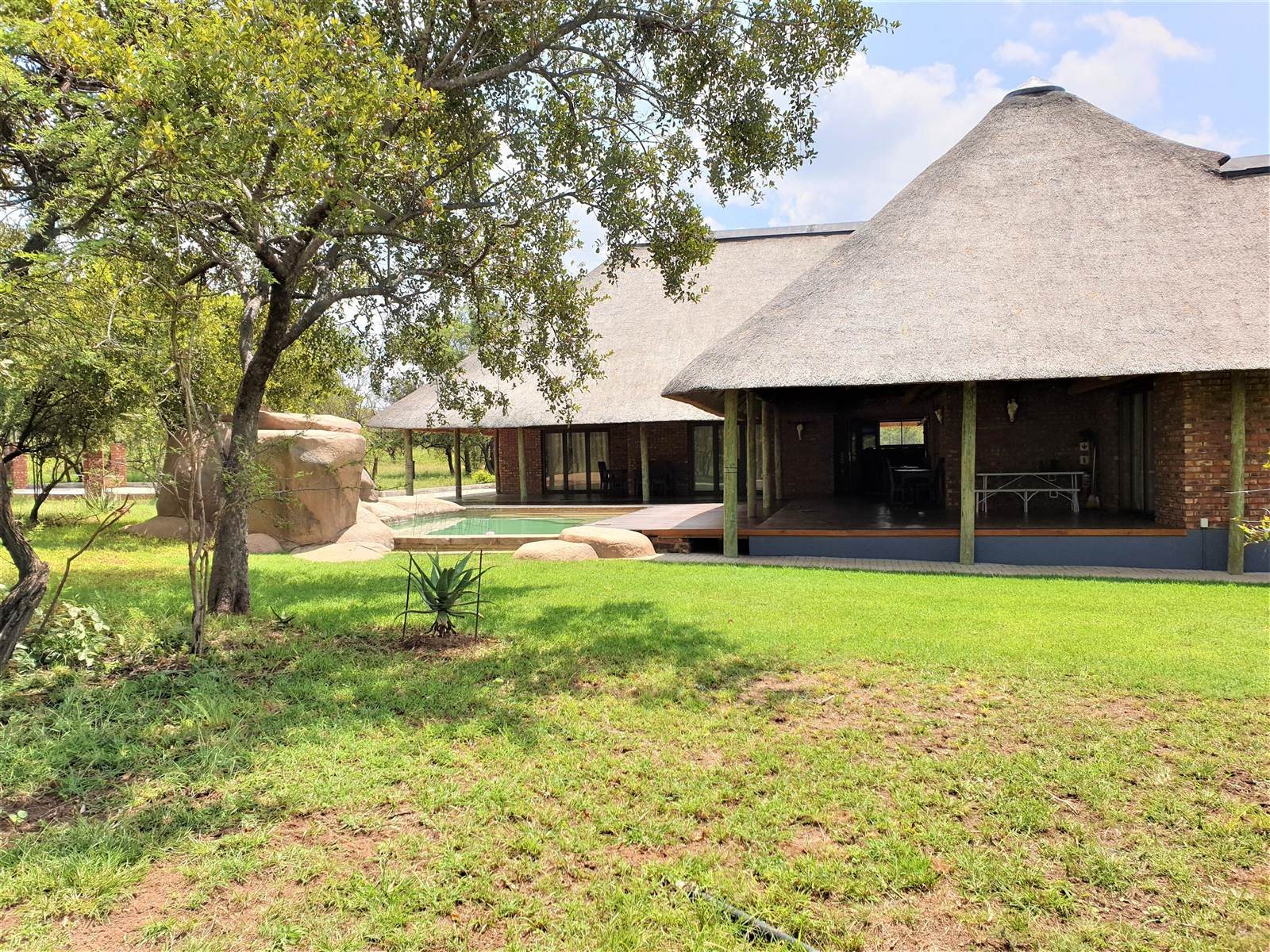 4 Bed House in Hartbeespoort Dam photo number 28