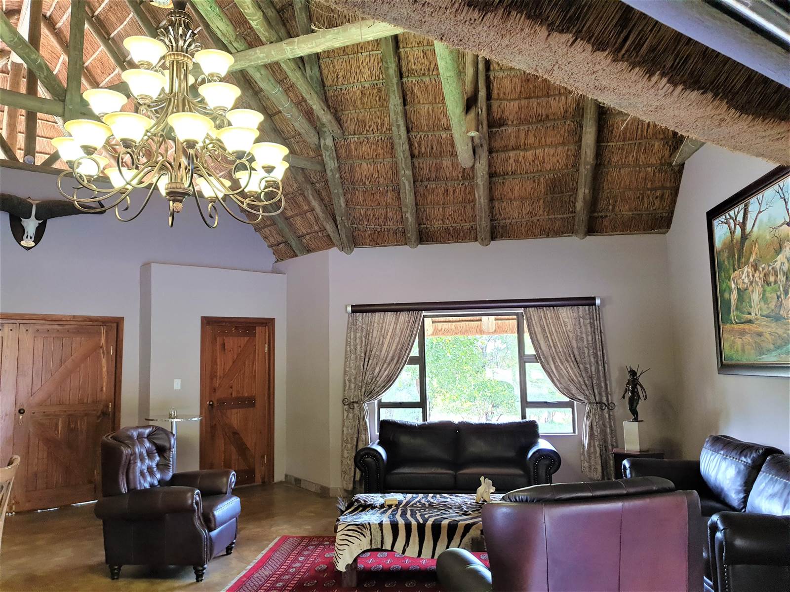 4 Bed House in Hartbeespoort Dam photo number 4